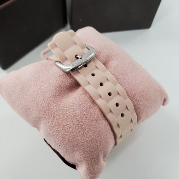 Juicy Couture  Watch Pink  Band  with Box *needs Battery - Picture 4 of 6